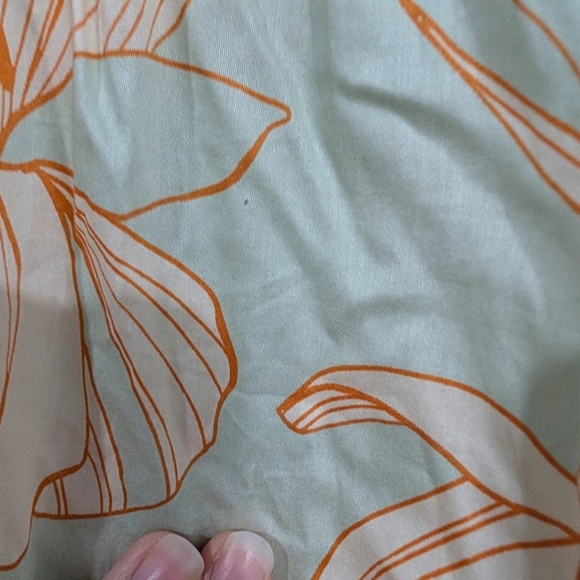 Ava & Viv Green and Orange Floral Short Sleeve Blouse in Size 1X - Picture 4 of 11